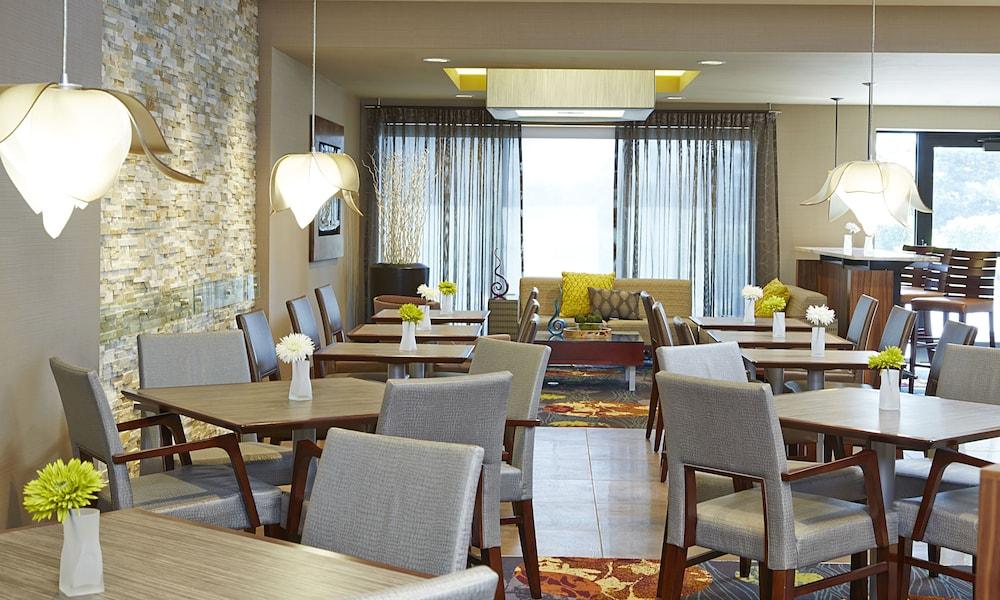 Courtyard By Marriott Ithaca Airport/University Exterior photo