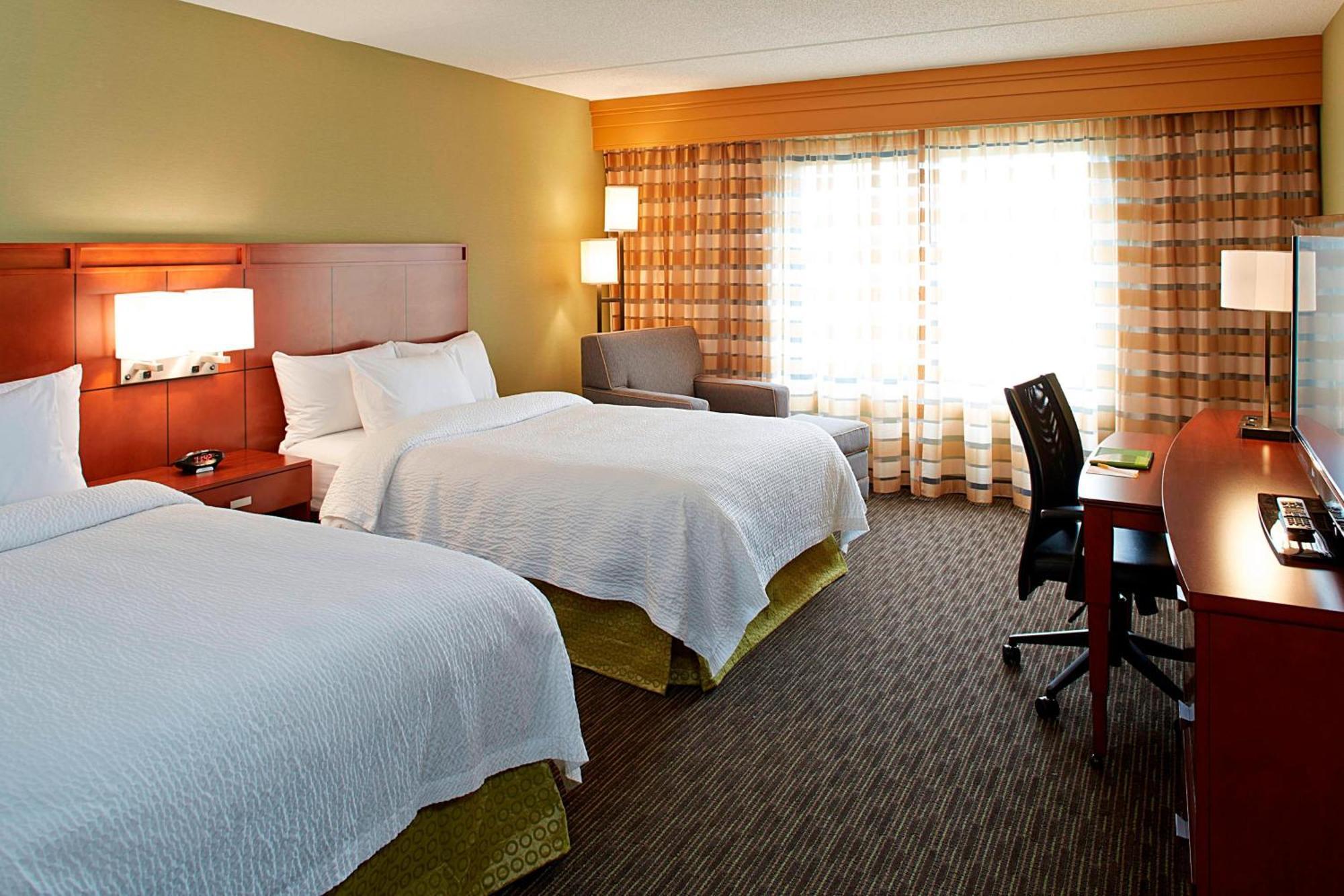 Courtyard By Marriott Ithaca Airport/University Exterior photo
