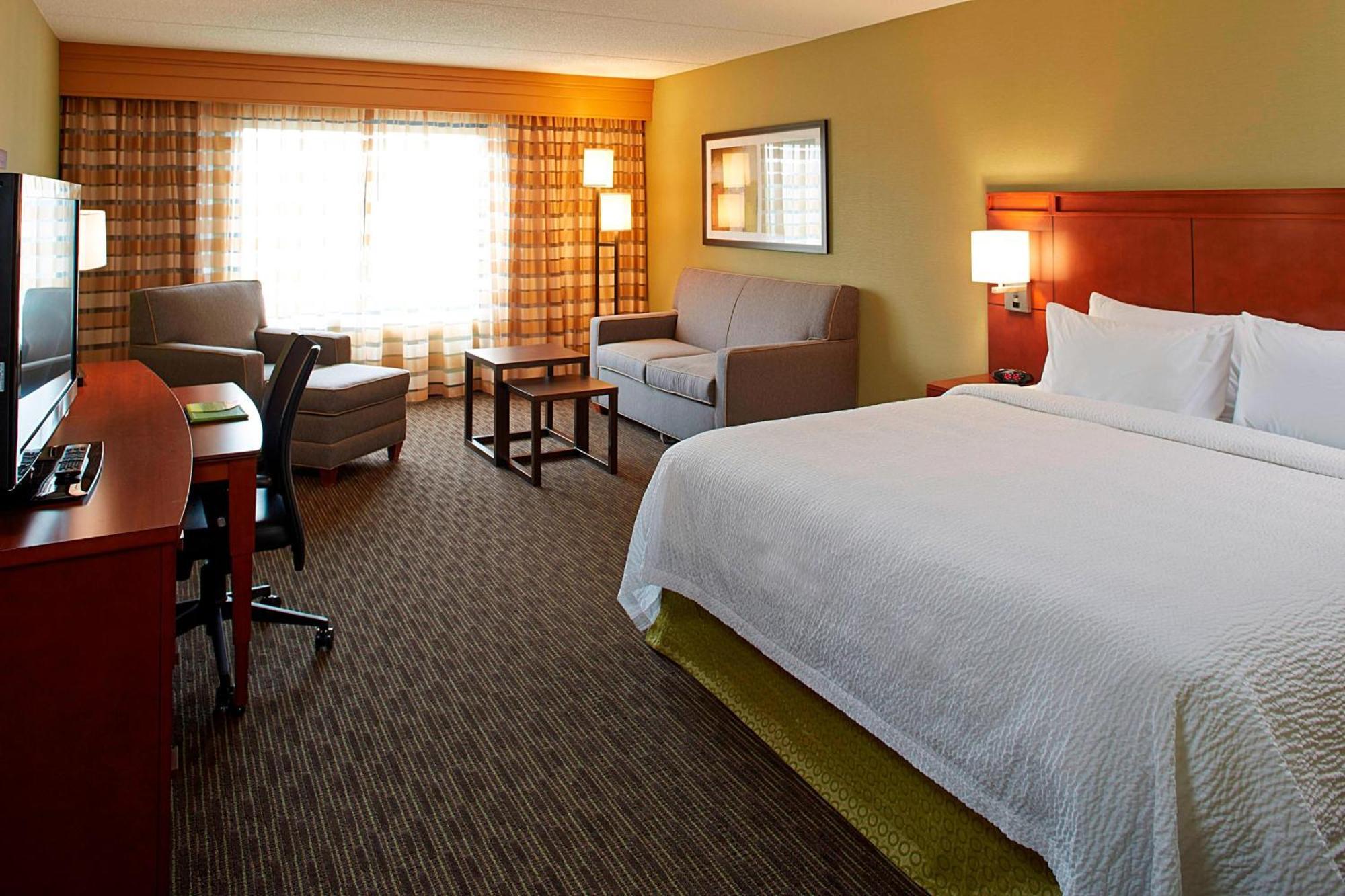 Courtyard By Marriott Ithaca Airport/University Exterior photo