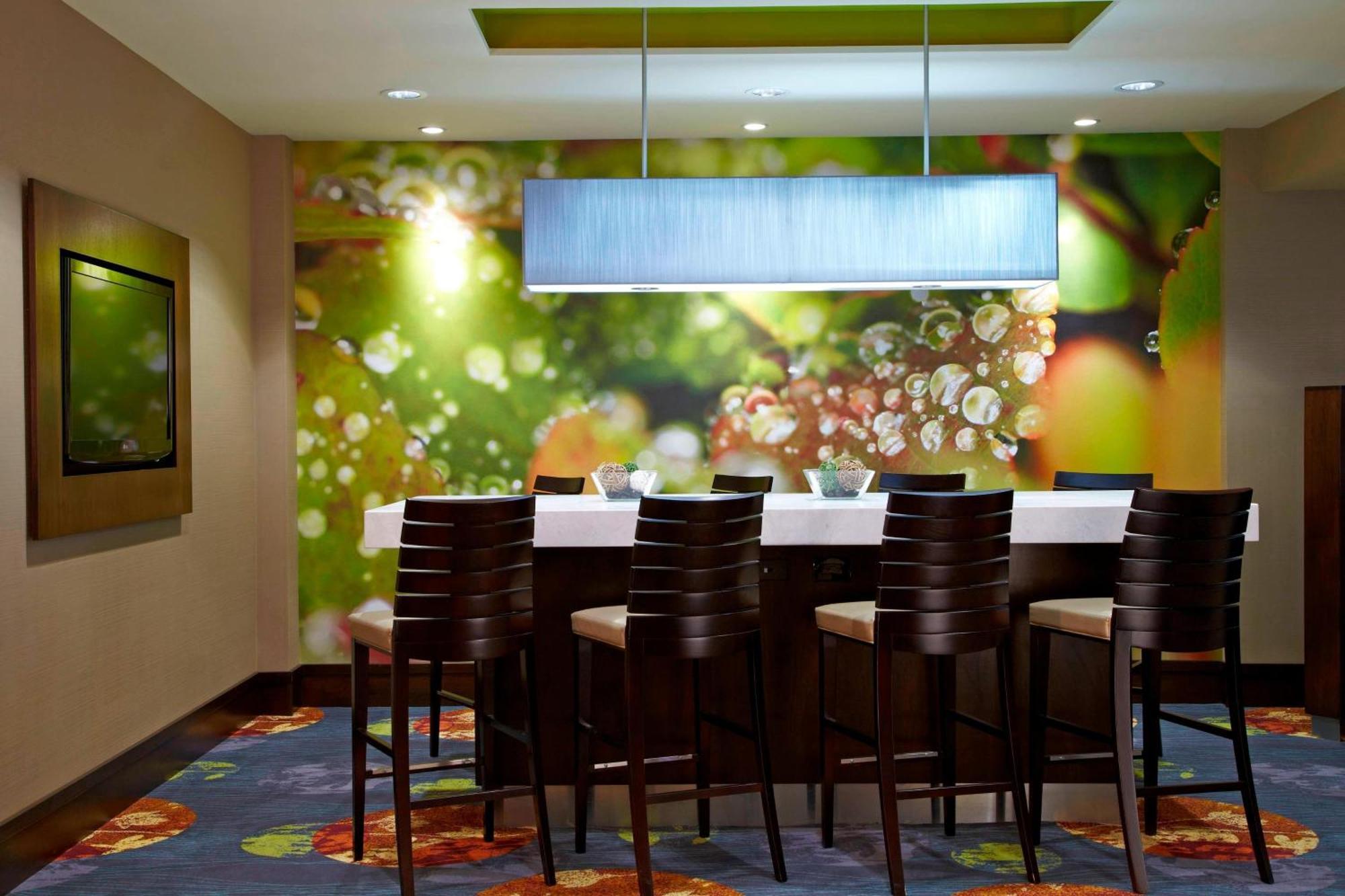 Courtyard By Marriott Ithaca Airport/University Exterior photo