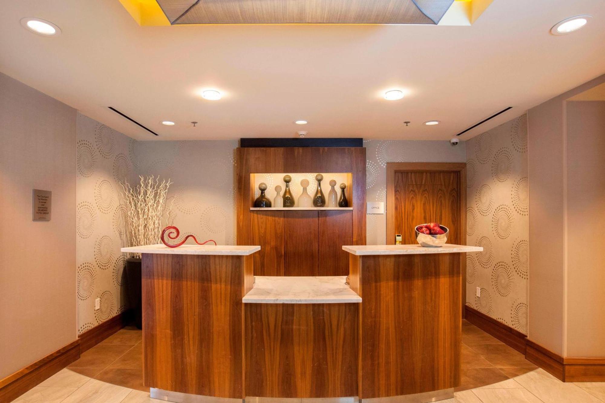 Courtyard By Marriott Ithaca Airport/University Exterior photo