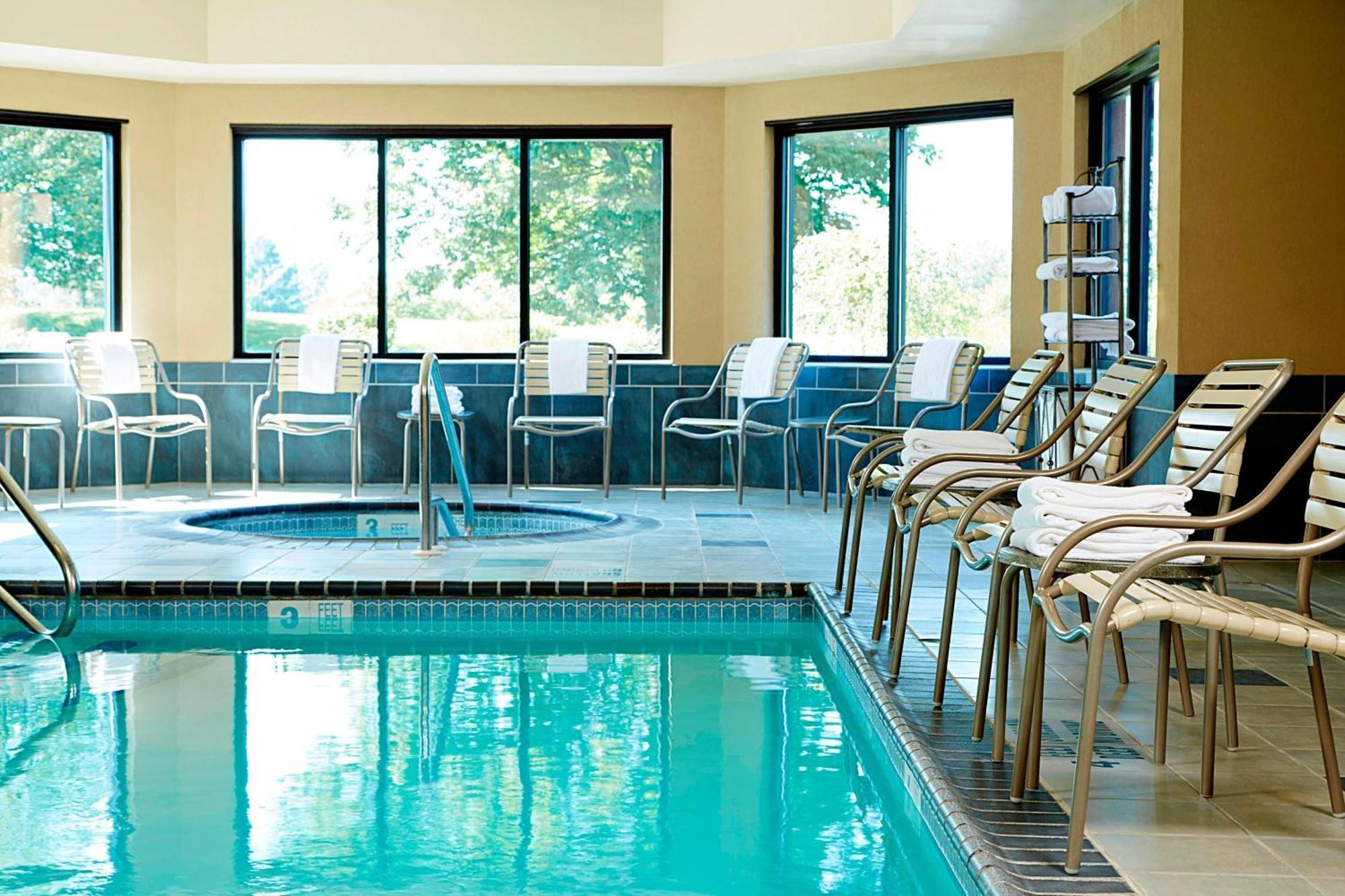 Courtyard By Marriott Ithaca Airport/University Exterior photo