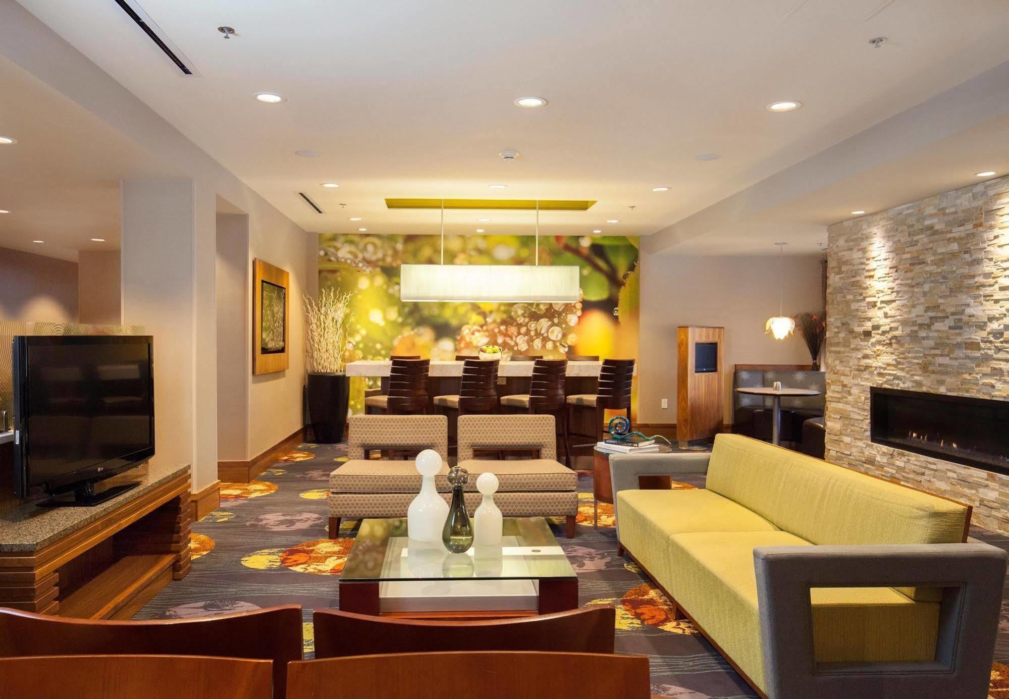 Courtyard By Marriott Ithaca Airport/University Exterior photo